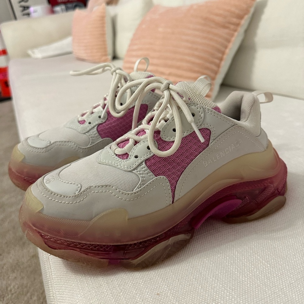 Balenciaga triple s white pink sneaker